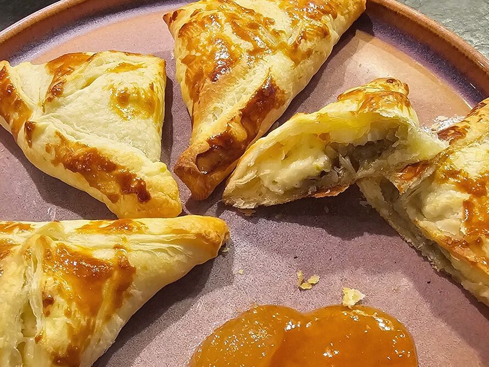 Vegane Blätterteigtaschen mit Chicorée und Camembert von Schaschlikbi ...