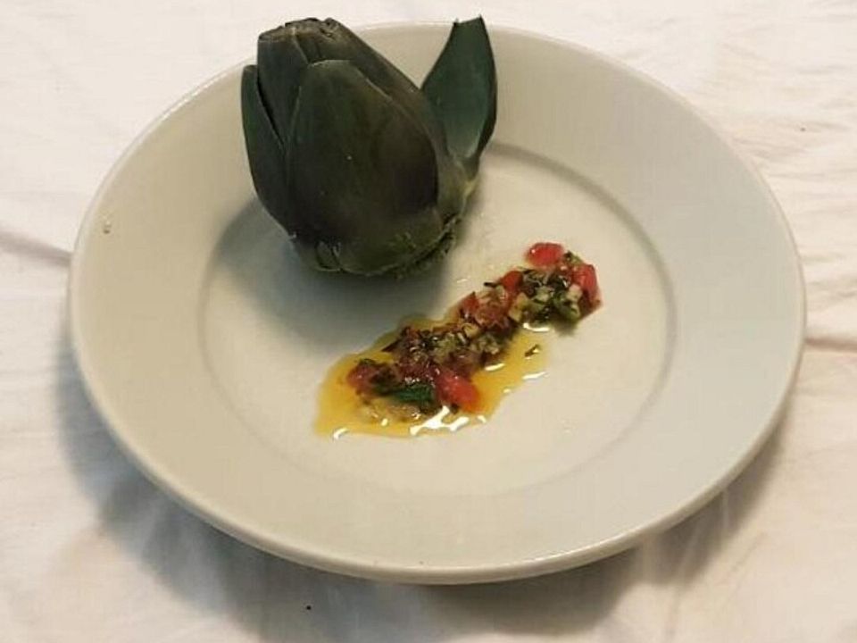 Artischocken mit Tomaten-Dip von Solu161| Chefkoch