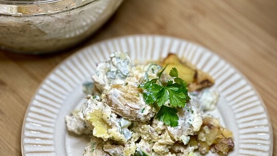 Knuspriger-Quetsch-Kartoffelsalat-mit-Parmesan