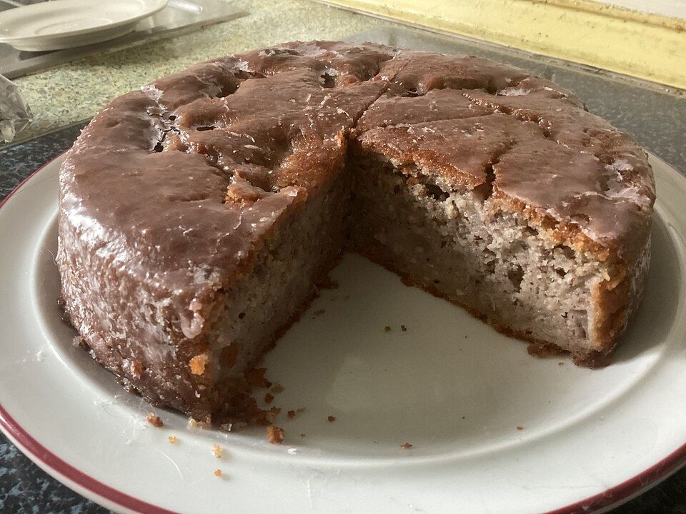 Kleiner Nusskuchen mit Kirschen von Schwarze_Mamba| Chefkoch