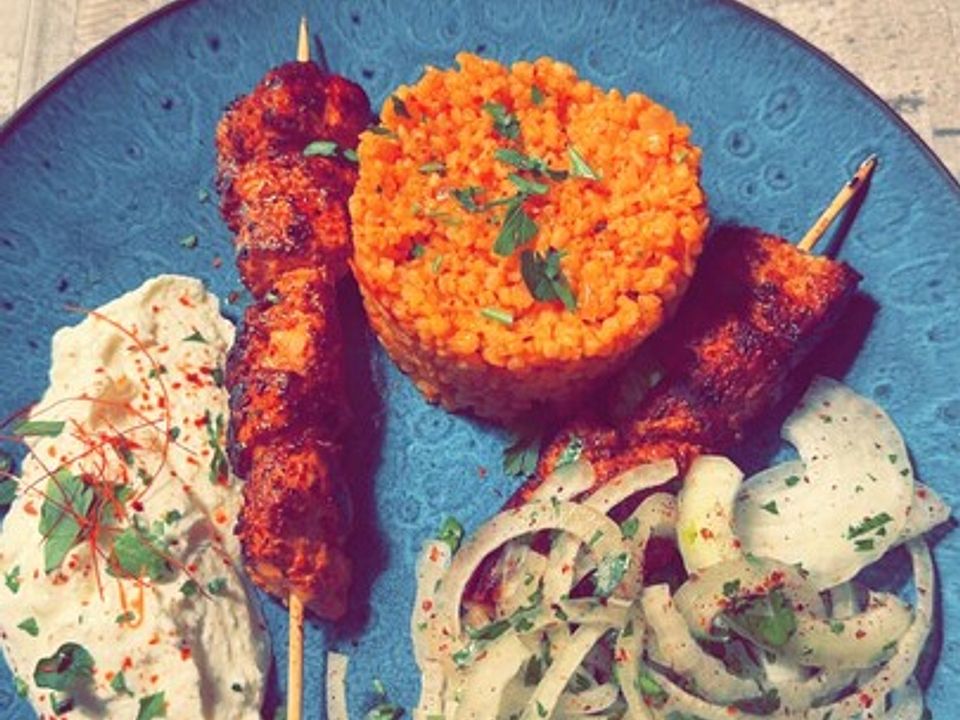 Hähnchenspieße mit Bulgur und Zwiebelsalat von Nollke| Chefkoch