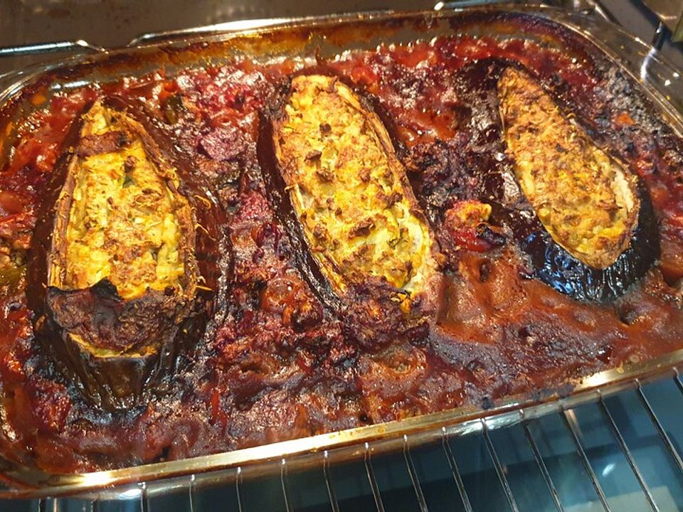 Auberginen mit Feta-Käse oder Hirtenkäse aus dem Ofen von red_hot_chili ...