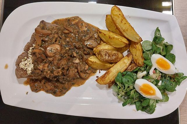 Filetsteaks mit Knoblauch und Champignon-Calvados-Sauce von deftig63 ...