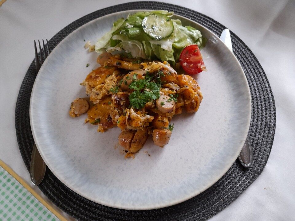 Knödelgröstl mit Bratwurst und Ei von Anaid55| Chefkoch