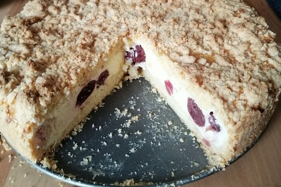 Quarkkuchen mit Kirschen