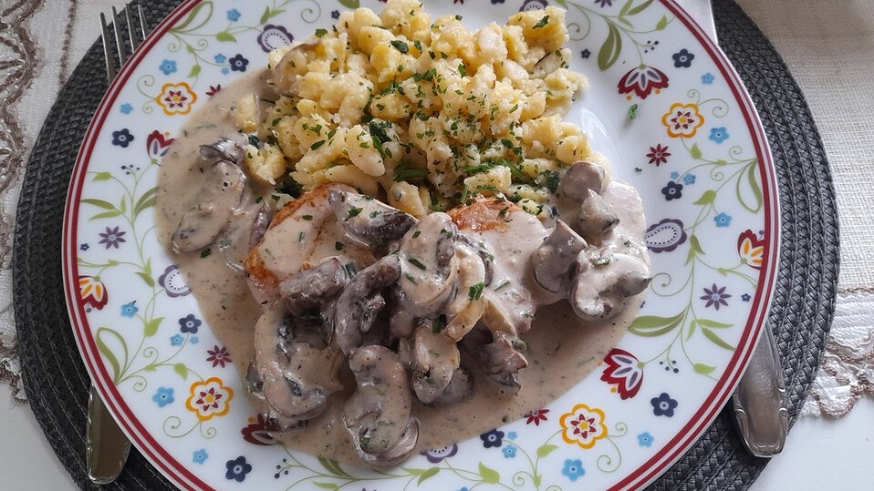 Schweinefilet mit Champignon - Rahm - Soße von Romana