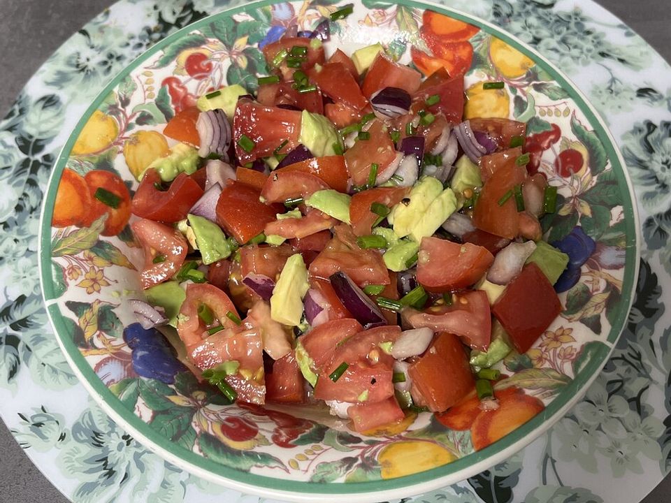 Tomaten-Zwiebel-Salat mit Knoblauch von BobMixie| Chefkoch