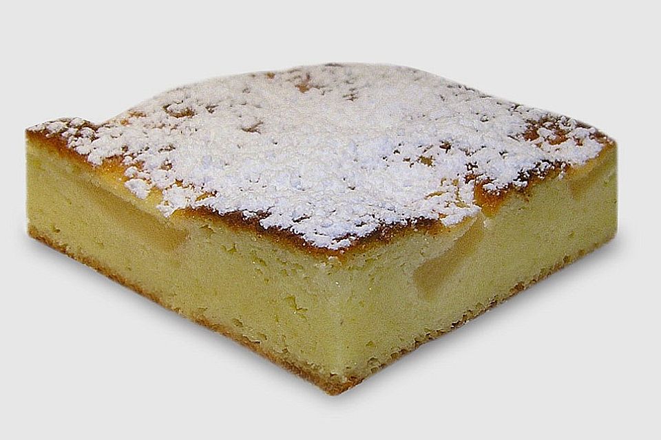 Käsekuchen mit Grieß und Birnen