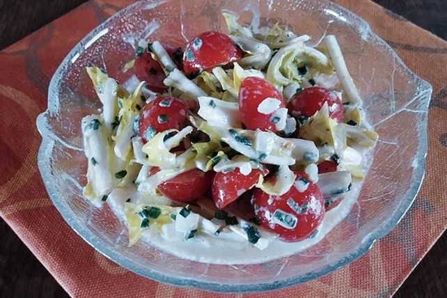 Löwenzahnsalat mit Kirschtomaten von Miamau| Chefkoch