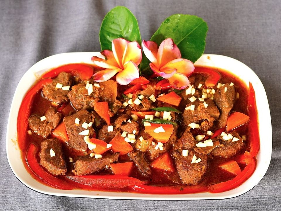 Würzig-scharfes Rindfleisch mit Karotten und Paprika von dieter ...