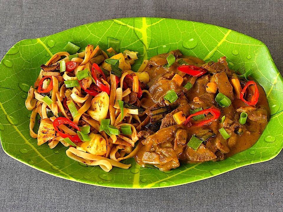 Rindfleisch-Curry mit bunten Nudeln von dieter_sedlaczek| Chefkoch