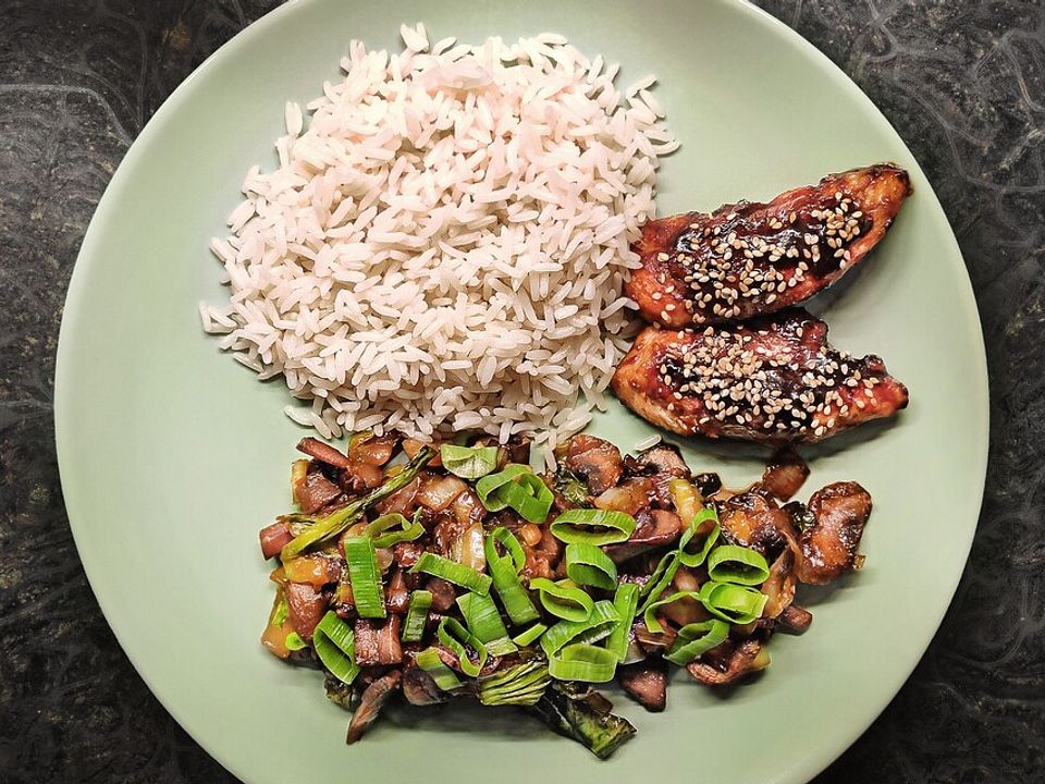 Hähnchenfilet mit Miso-Glasur und gebratenem Pak Choi-Champignon-Gemüse ...