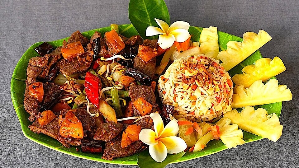 Mandarinreis mit scharfem Rindfleisch und Ananas-Cap Cay von dieter ...