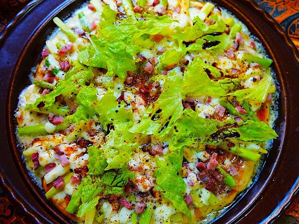 Pizza mit grünem Spargel und Schinken von dieter_sedlaczek| Chefkoch