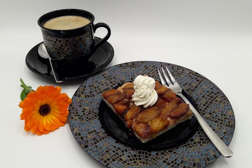 Zwetschgenkuchen mit Quarkölteig