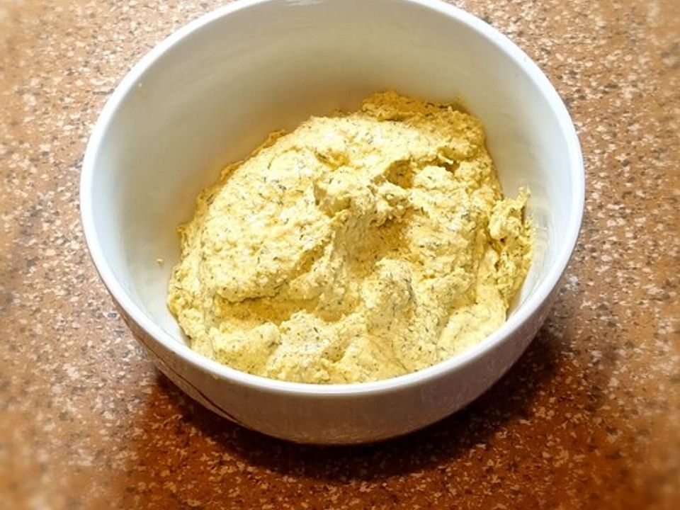 Herzhafter Senf-Curry-Dill-Aufstrich, Zwergenwiese-Style von redi3001 ...
