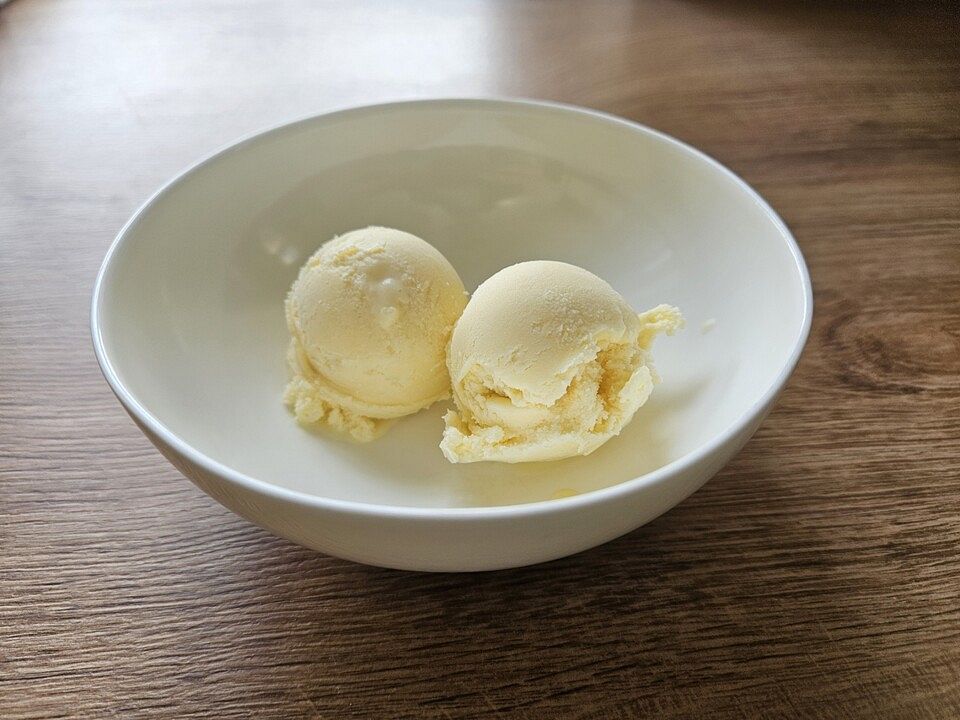 Buttermilch-Zitronen-Eis mit Lemon-Curd von Danny_Pälzer| Chefkoch