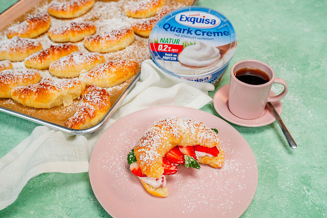 Quark-Croissants mit Erdbeercreme-Füllung von chefkoch_philipp ...