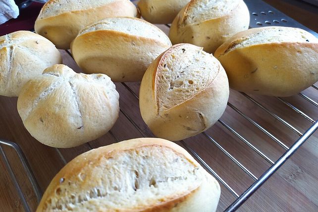 Wasserweck - Brötchen mit Kümmel und wenig Hefe. von TomatenMichel ...