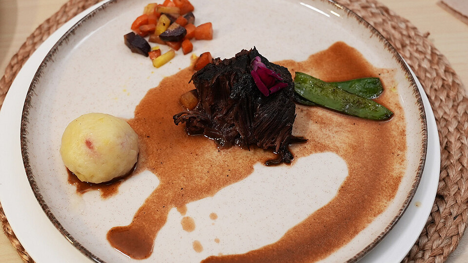 Ochsenbäckchen mit Mamas Kartoffelklößchen &amp; Gemüse von DasperfekteDinner