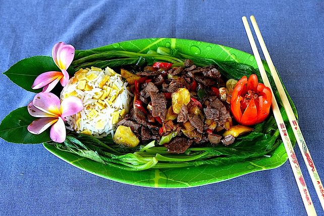 Scharfes Rindfleisch-Cap Cay mit Ananas und Blütenreis von dieter ...