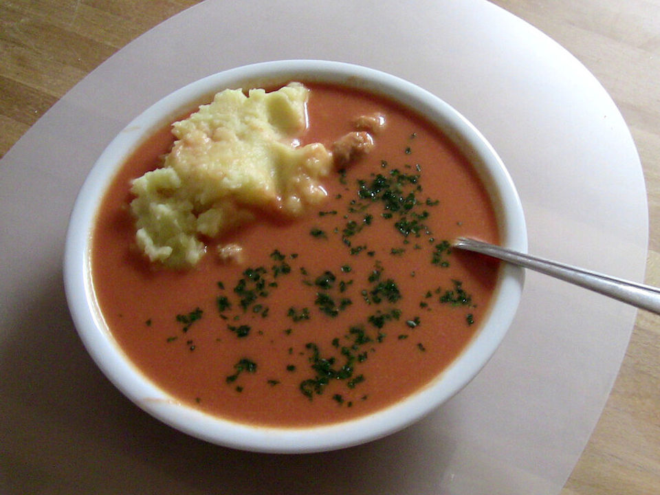 Tomatensuppe und Fleischklößchen mit Kartoffelpüree von HolyEmpathy ...