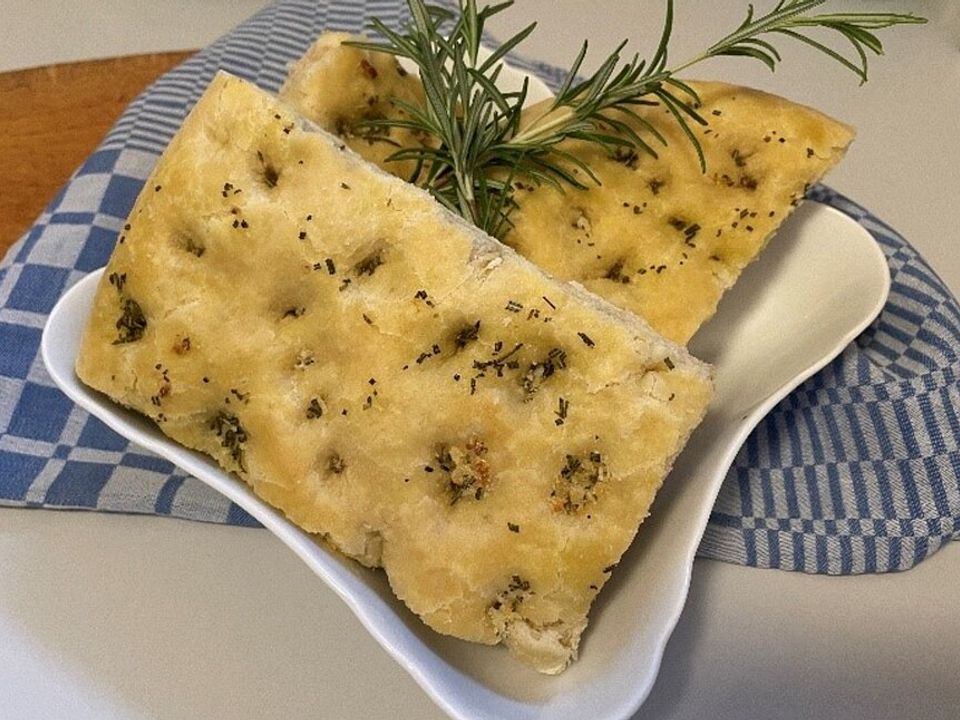 Rosmarin-Knoblauch-Fladenbrot von Roland_Ulm| Chefkoch