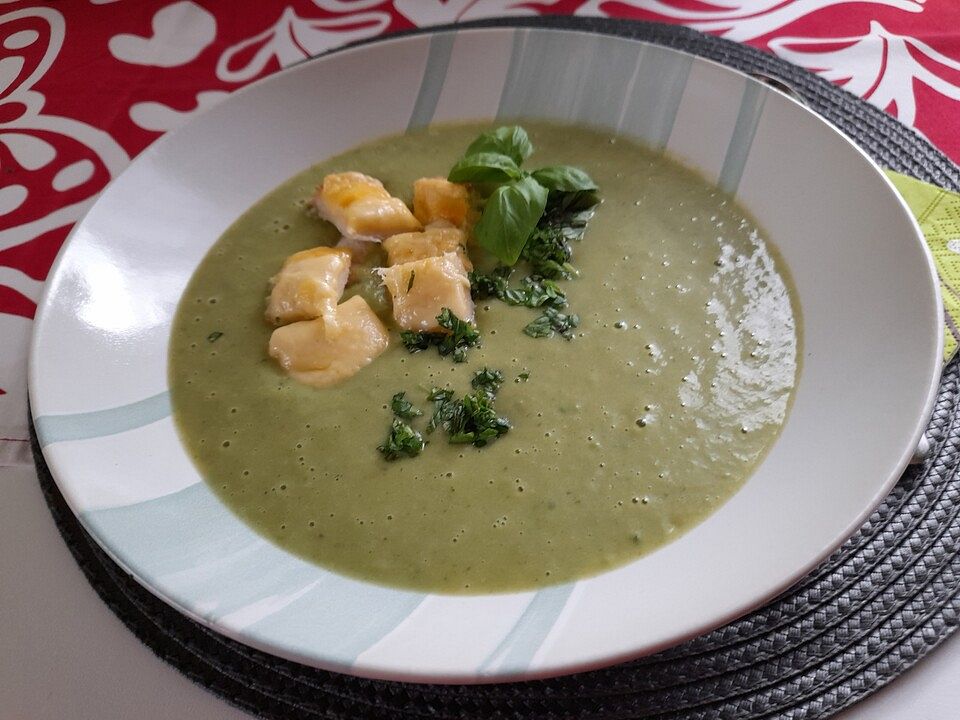 Grüne Suppe mit Käse-Croûtons von Anaid55| Chefkoch