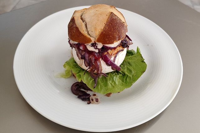 Laugenburger mit gebratenem Camembert von aahrens-74_1| Chefkoch