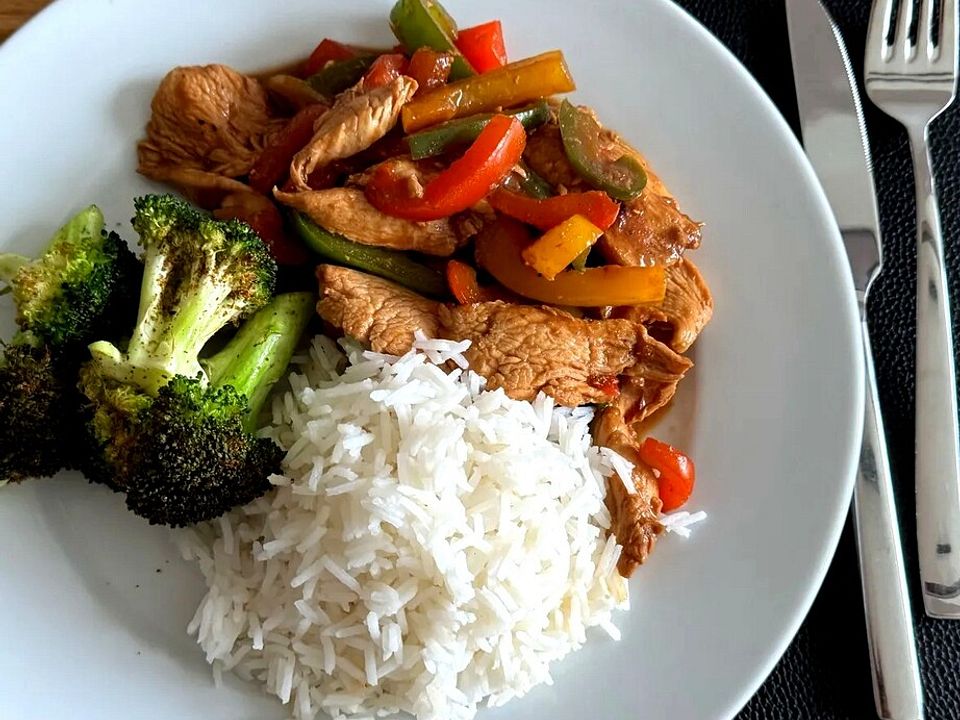 Teriyaki-Hähnchen mit Brokkoli, Paprika und Reis von Kreidefrau| Chefkoch