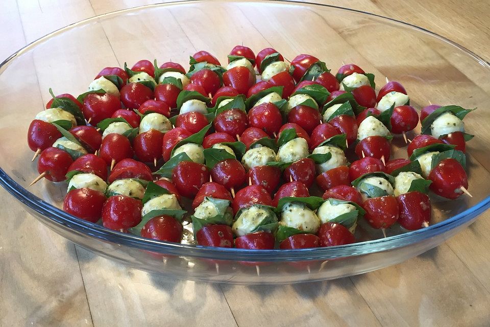 Tomaten-Mozzarella-Spieße