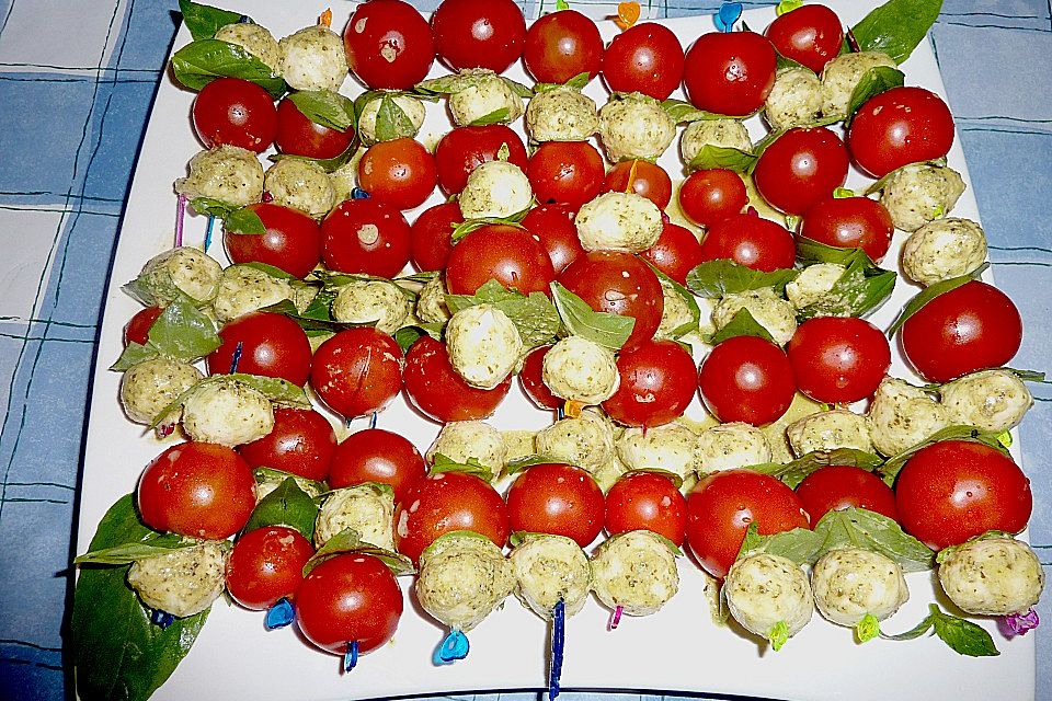 Tomaten-Mozzarella-Spieße