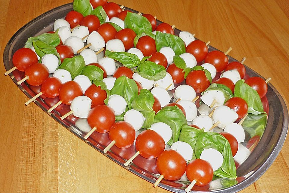 Tomaten-Mozzarella-Spieße