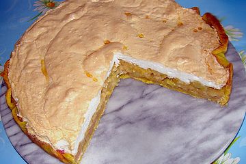 Rhabarberkuchen mit Haselnussmakronendecke