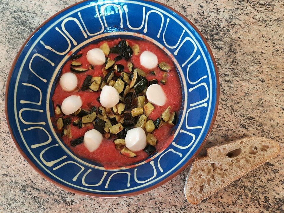 Kalte Tomatensuppe mit Zucchini von 007krümeltiger| Chefkoch