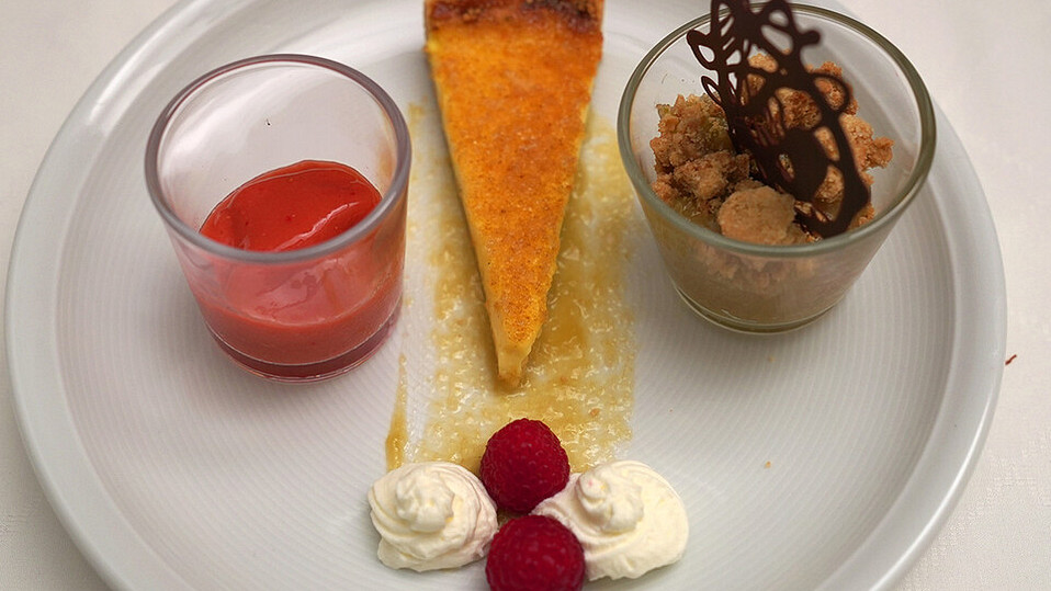 Französischer Frühling - Creme-Brûlée-Tarte und Rhabarber von ...