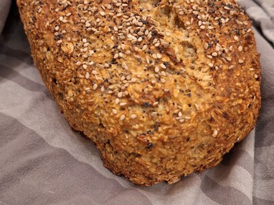 Haferflocken-Quark-Brot mit Chiasamen von benimo| Chefkoch