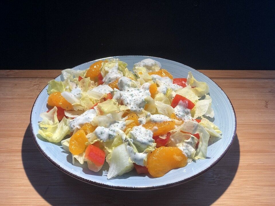 Eisbergsalat mit Paprika und Mandarinen von SessM| Chefkoch