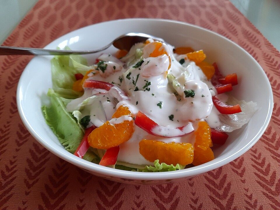 Eisbergsalat mit Paprika und Mandarinen von SessM| Chefkoch