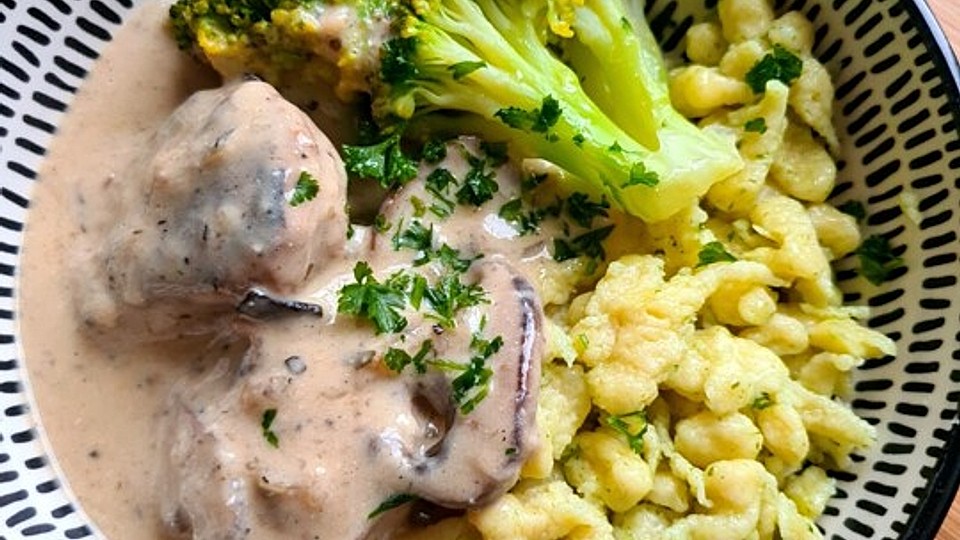 Schweinefilet mit Kräuterchampignons und Spätzle von Suckau| Chefkoch