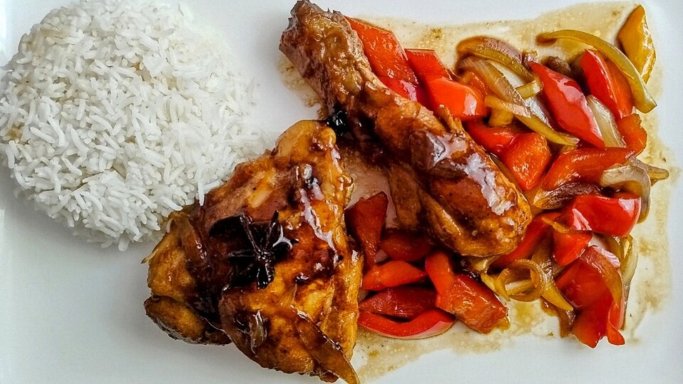 Geschmorte Hühnerkeulen chinesische Art von zuiko