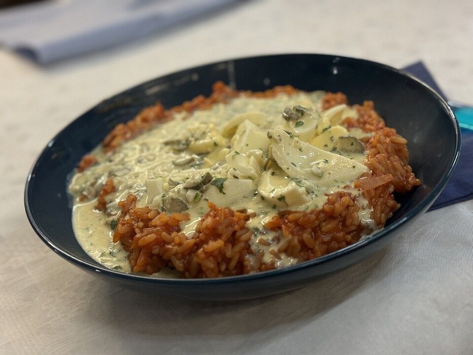 Roter Reis mit pikanter Sauce von mscoots| Chefkoch