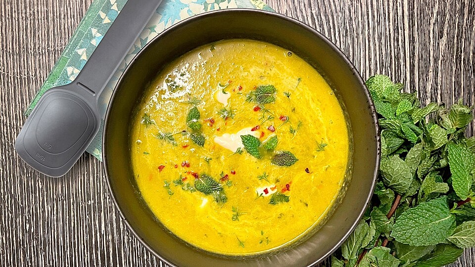 Erbsensuppe mit Mango von chefkochtrifftfackelmann