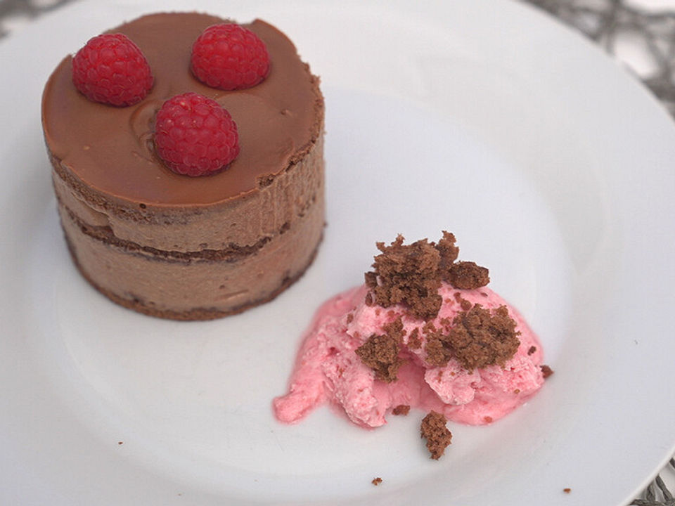 Torte mit Nougat und Himbeereis von DasperfekteDinner| Chefkoch