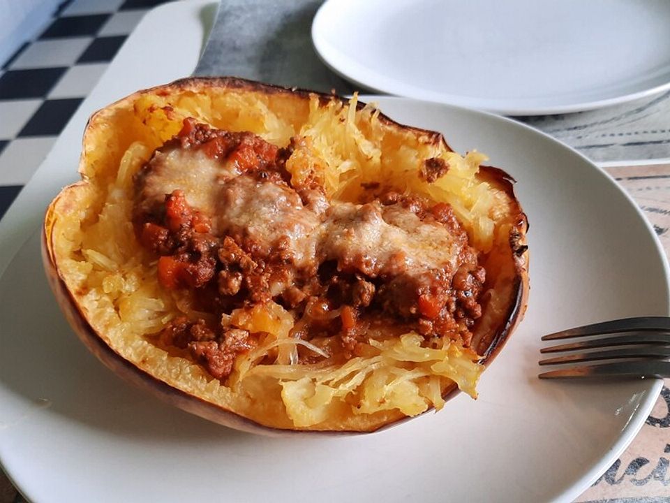 Spaghettikürbis mit Bolognese von mcrudi_1| Chefkoch Spaghettikürbis mit Bolognese von mcrudi_1| Chefkoch