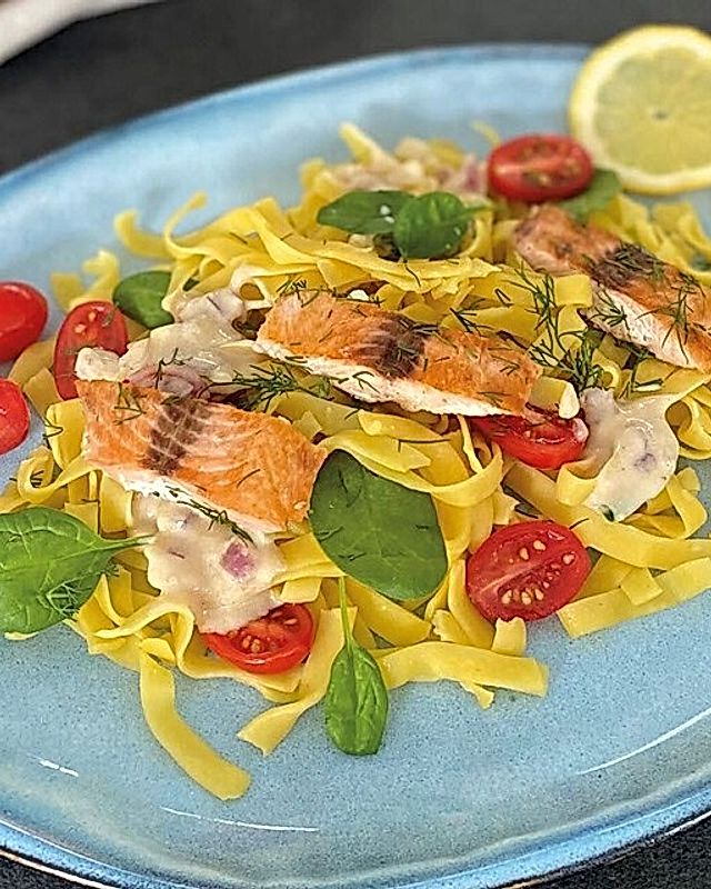 One-Pot Tagliatelle mit Lachs