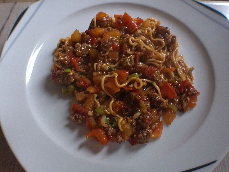 Chinesische Hackfleischsoße mit Mie-Nudeln von KochMaus667| Chefkoch