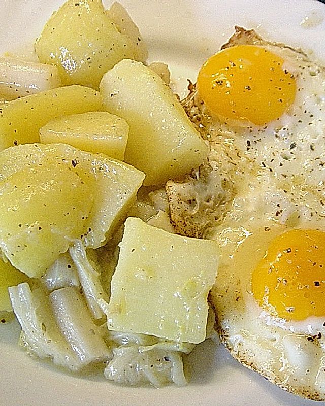 Spargel und Kartoffeln in Pfeffersauce