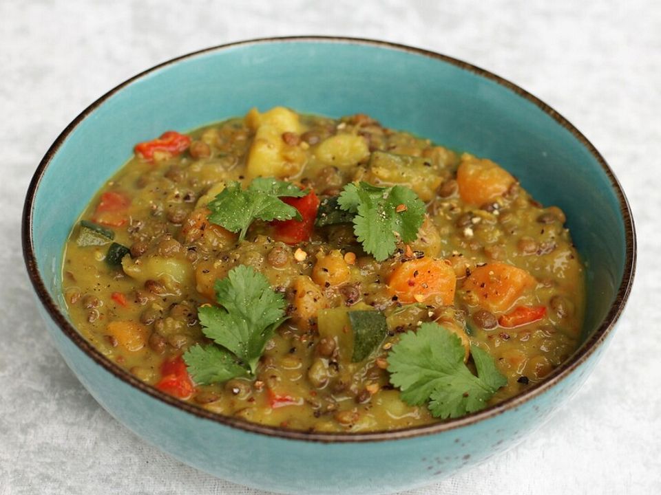 Veganer Linsen-Gemüse-Eintopf mit Süßkartoffeln von ManuGro| Chefkoch