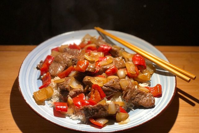 Rindfleisch mit Paprika und Zwiebeln nach chinesischer Art von SessM ...